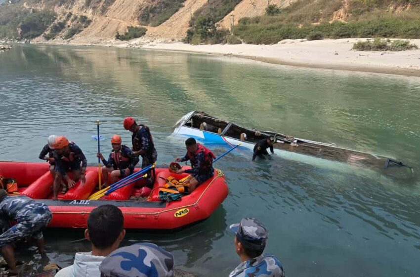  रामेछाप बस दुर्घटना अपडेट: मृतकको सङ्ख्या १२ पुग्यो